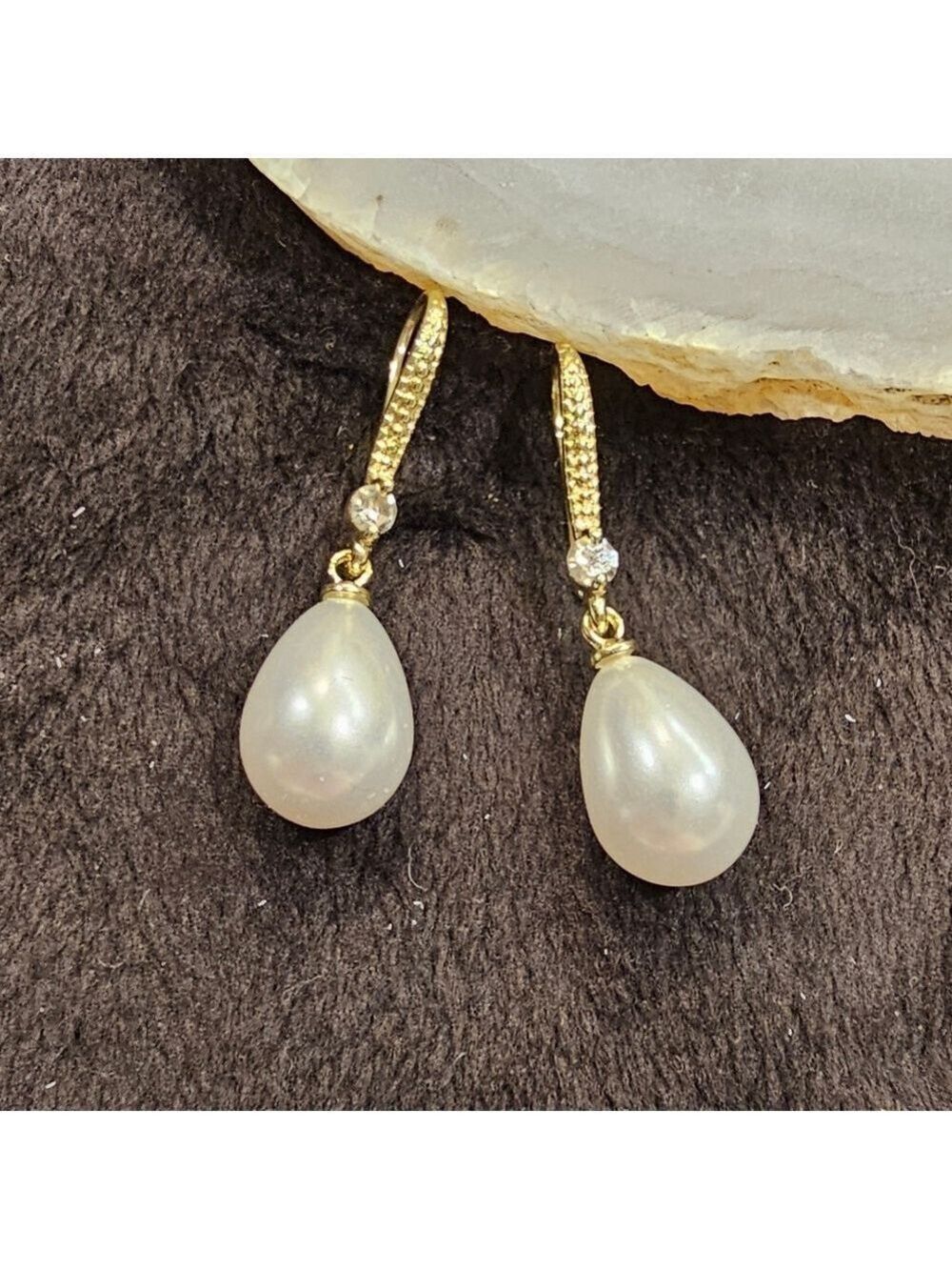 *4 for $25* WaterDrop Faux Pearl Goldtone Earrings Earrings - Picture 1 of 5